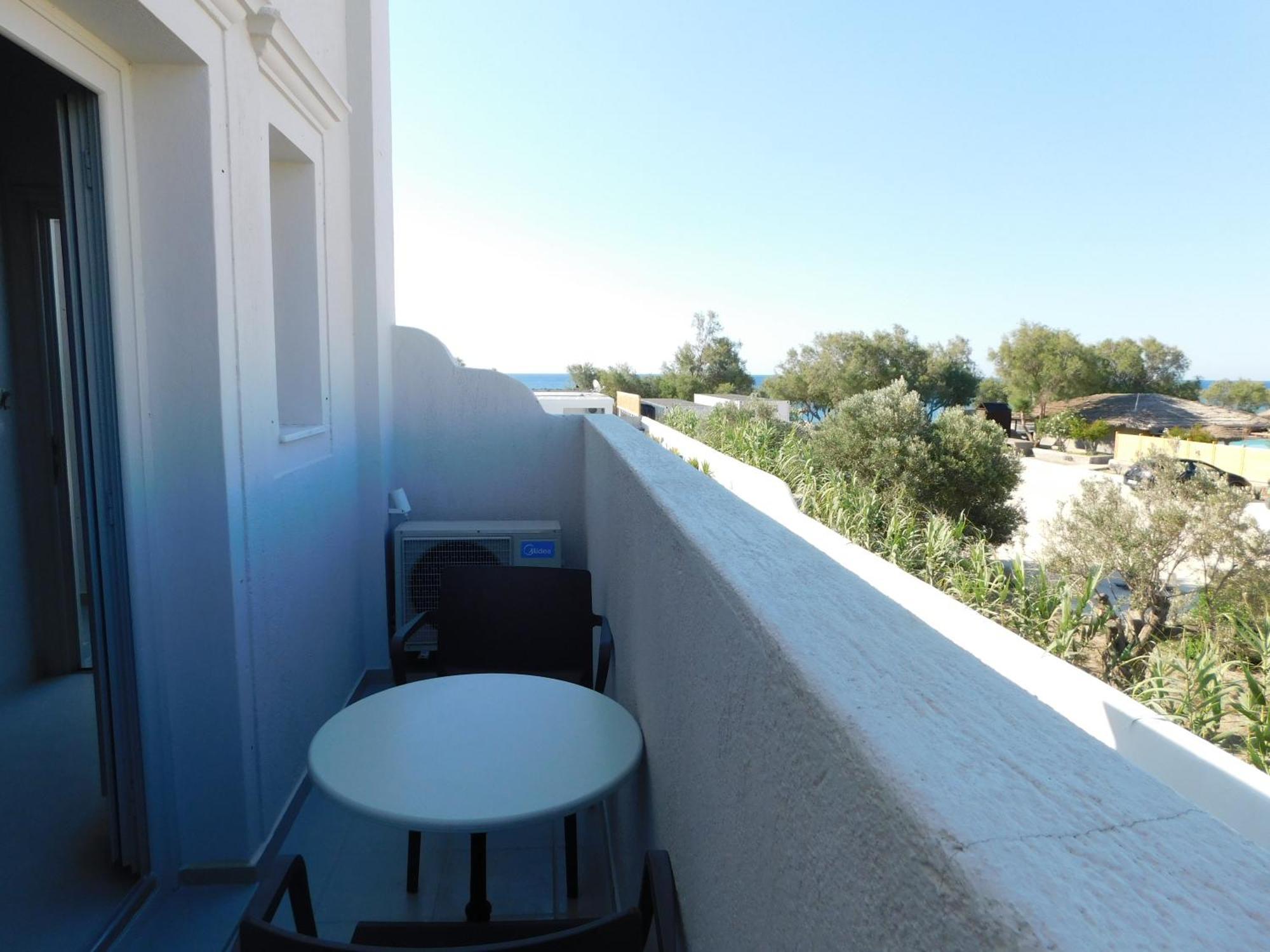 Perissa Beachfront Rooms Eksteriør bilde