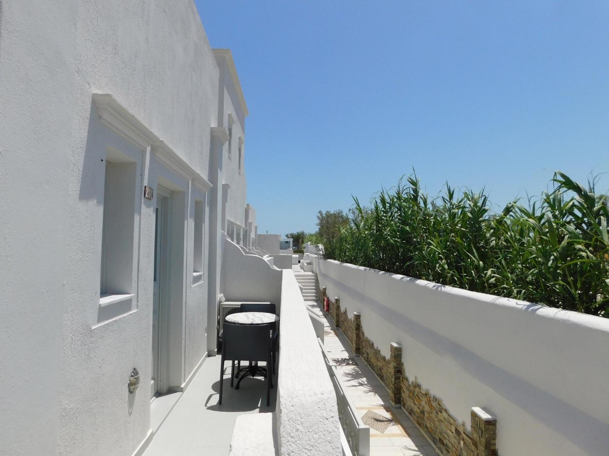 Perissa Beachfront Rooms Eksteriør bilde